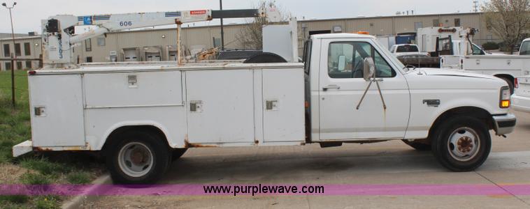 image for item H6084 1996 Ford F350 XL utiltiy truck