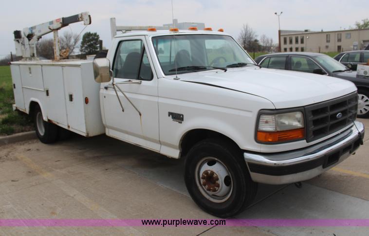image for item H6084 1996 Ford F350 XL utiltiy truck