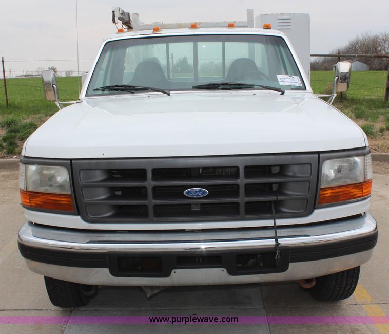 image for item H6084 1996 Ford F350 XL utiltiy truck