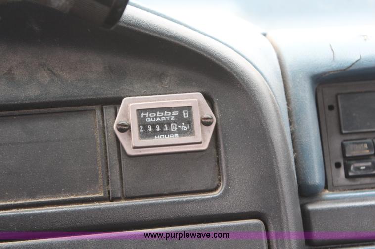 image for item H6084 1996 Ford F350 XL utiltiy truck