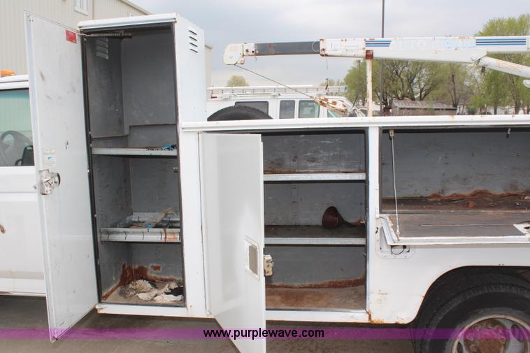 image for item H6084 1996 Ford F350 XL utiltiy truck