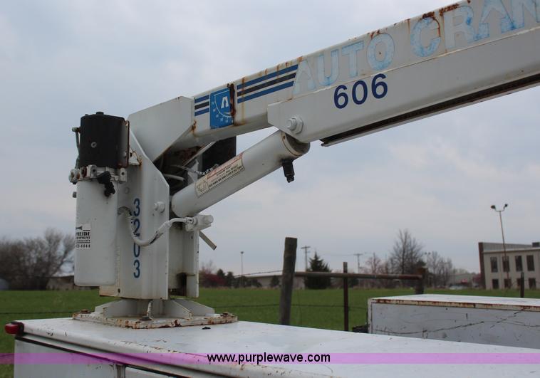 image for item H6084 1996 Ford F350 XL utiltiy truck