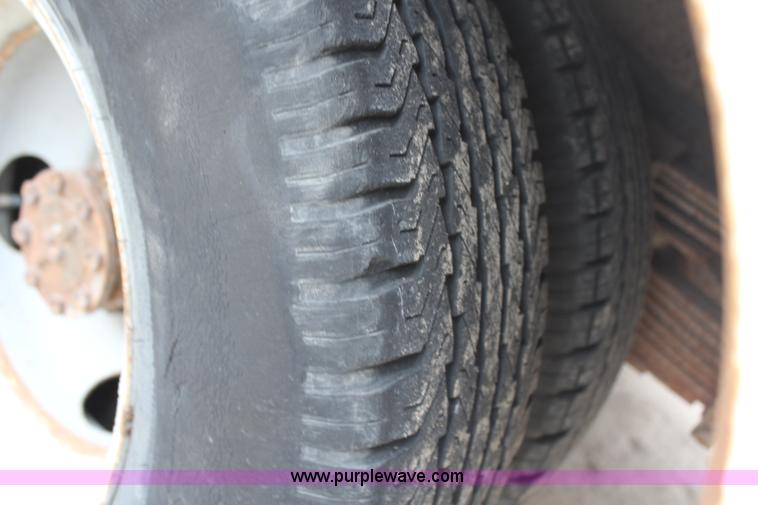 image for item H6084 1996 Ford F350 XL utiltiy truck