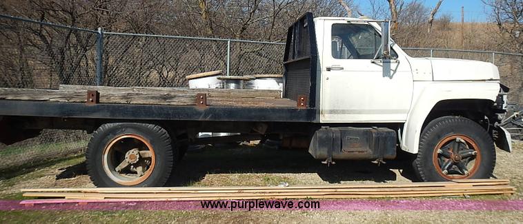 image for item I3688 1980 Ford F350 flatbed pickup truck