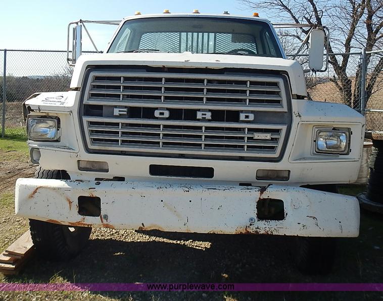 image for item I3688 1980 Ford F350 flatbed pickup truck