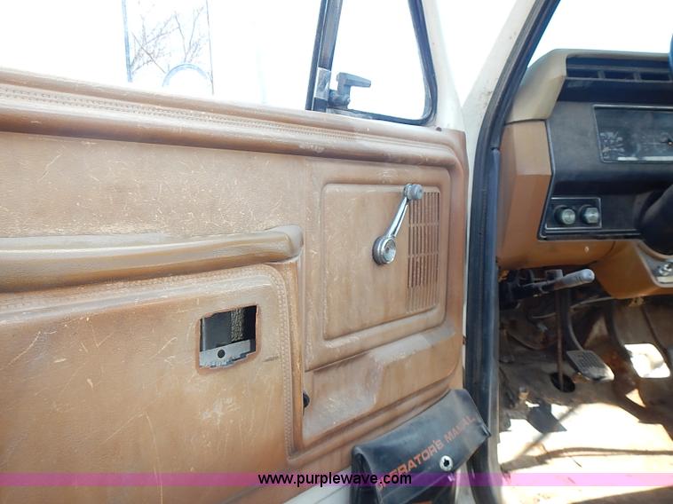 image for item I3688 1980 Ford F350 flatbed pickup truck