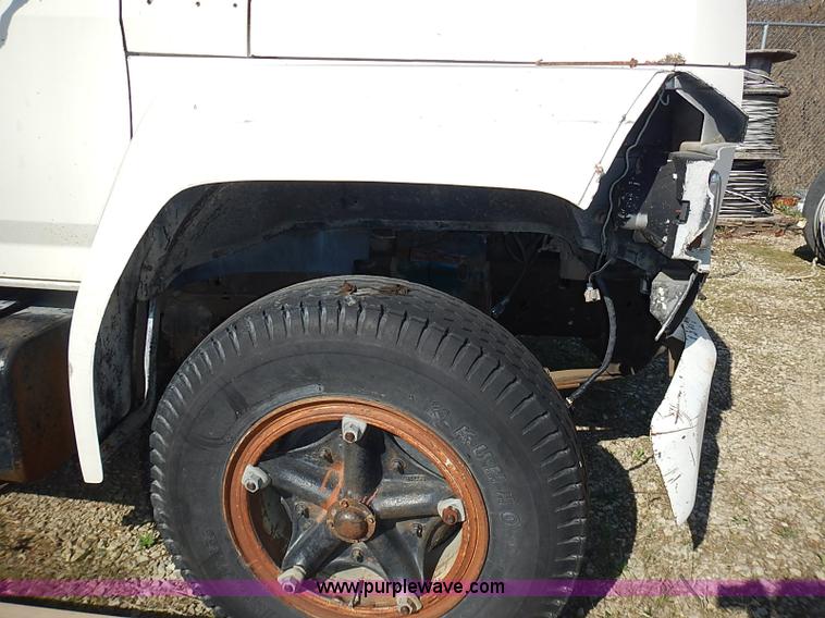 image for item I3688 1980 Ford F350 flatbed pickup truck