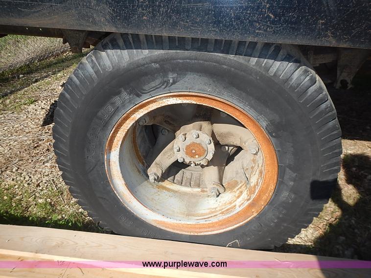 image for item I3688 1980 Ford F350 flatbed pickup truck