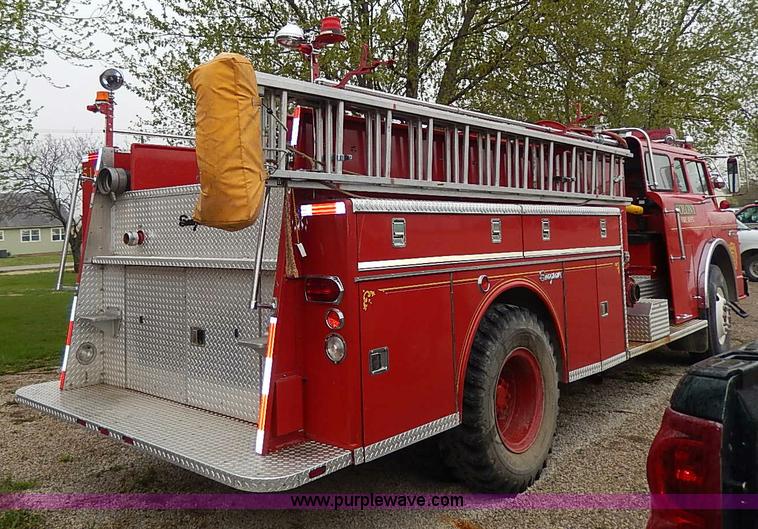 image for item I3691 1979 Ford C900-23038 Seagrave fire truck