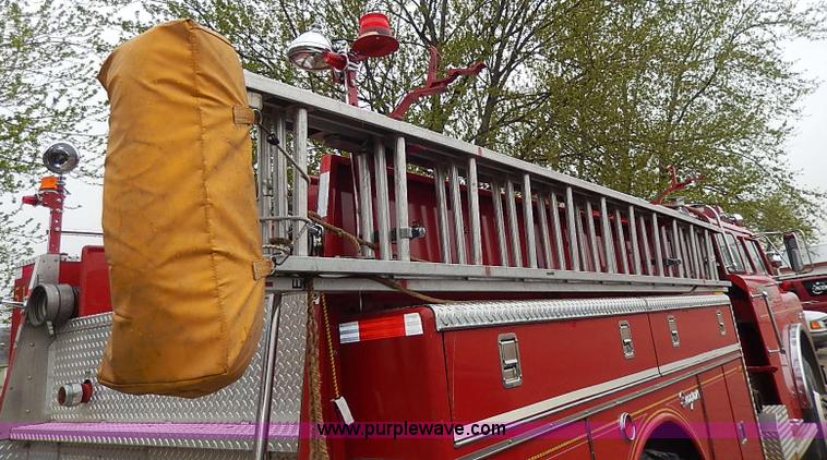 image for item I3691 1979 Ford C900-23038 Seagrave fire truck