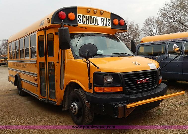 image for item I3697 2005 GMC Savana G3500 school bus