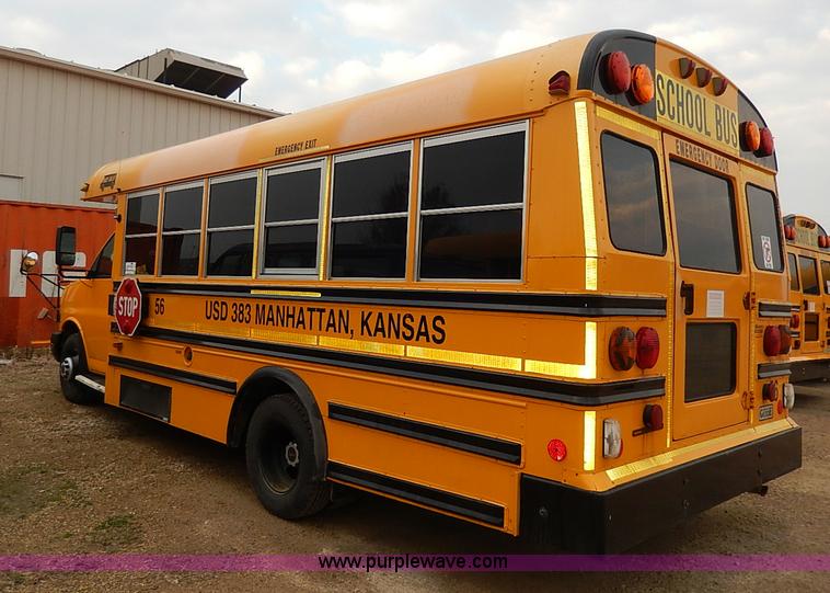 image for item I3697 2005 GMC Savana G3500 school bus