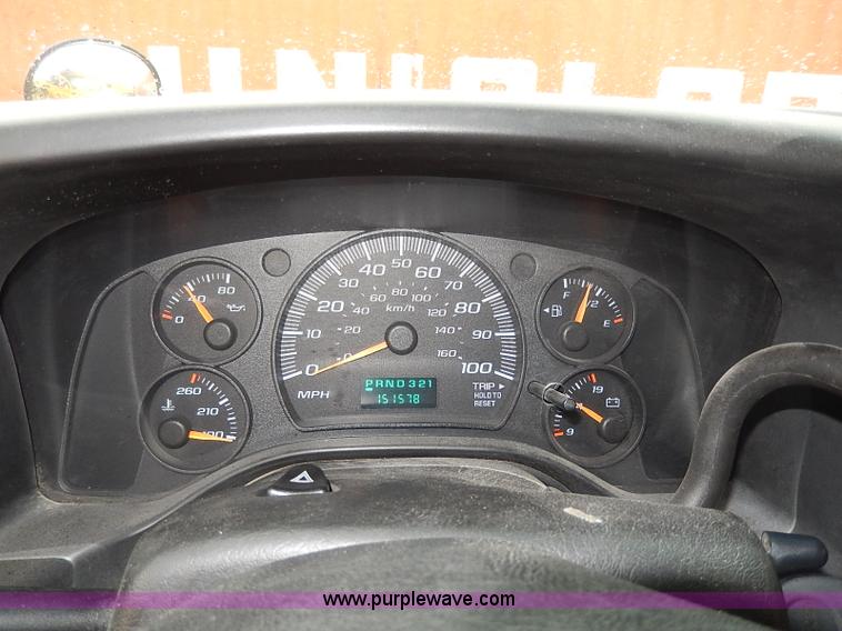 image for item I3697 2005 GMC Savana G3500 school bus