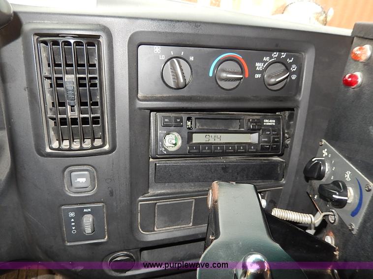 image for item I3697 2005 GMC Savana G3500 school bus