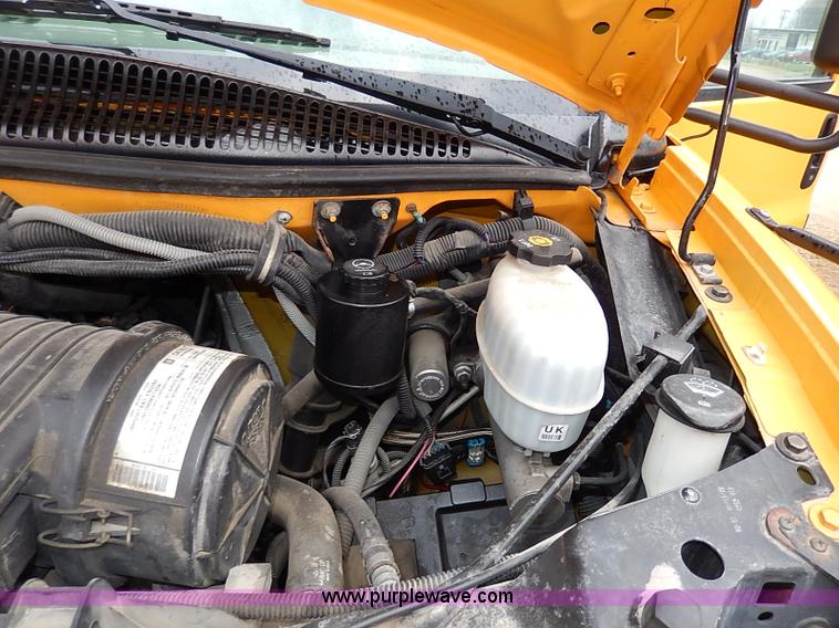 image for item I3697 2005 GMC Savana G3500 school bus