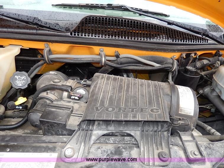 image for item I3697 2005 GMC Savana G3500 school bus