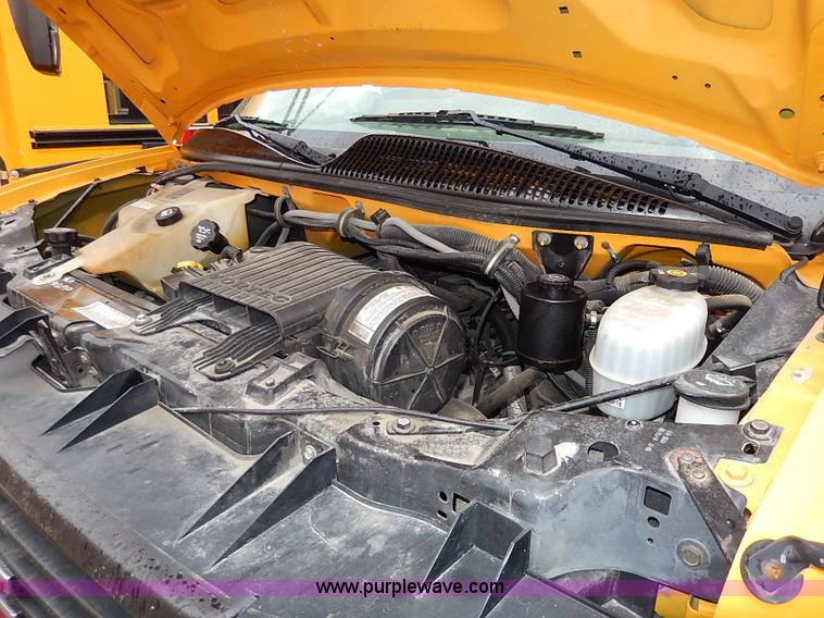 image for item I3697 2005 GMC Savana G3500 school bus