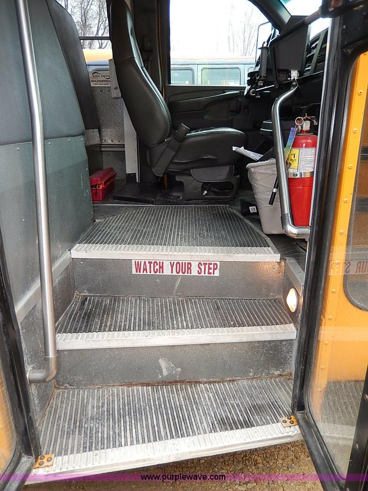 image for item I3697 2005 GMC Savana G3500 school bus