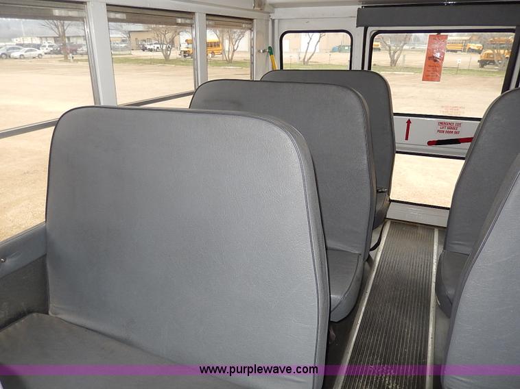 image for item I3697 2005 GMC Savana G3500 school bus