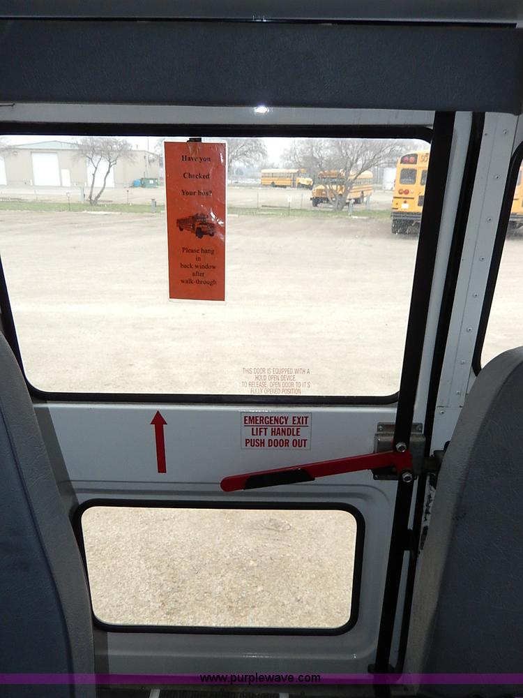 image for item I3697 2005 GMC Savana G3500 school bus