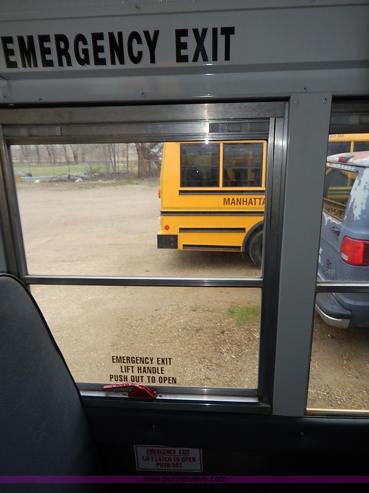 image for item I3697 2005 GMC Savana G3500 school bus