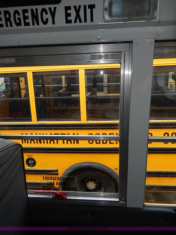 image for item I3697 2005 GMC Savana G3500 school bus