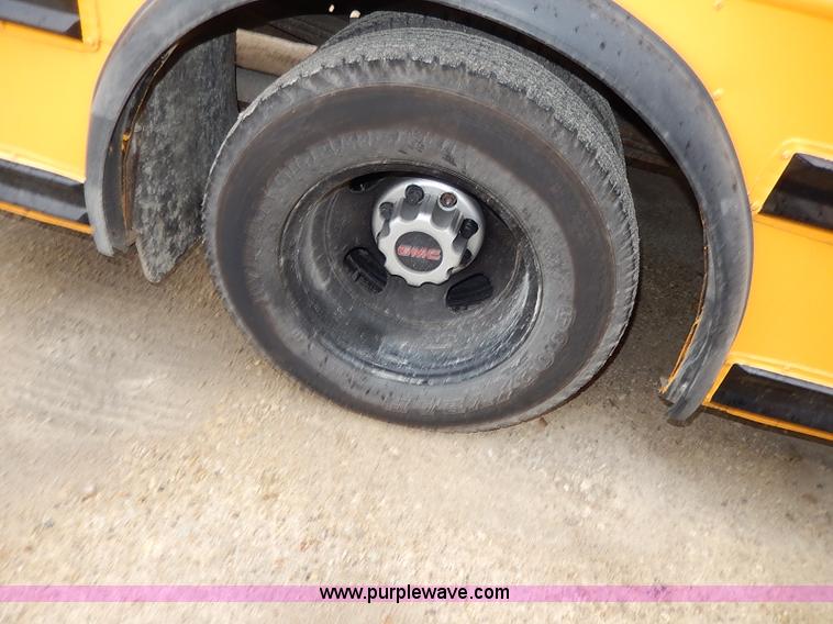 image for item I3697 2005 GMC Savana G3500 school bus