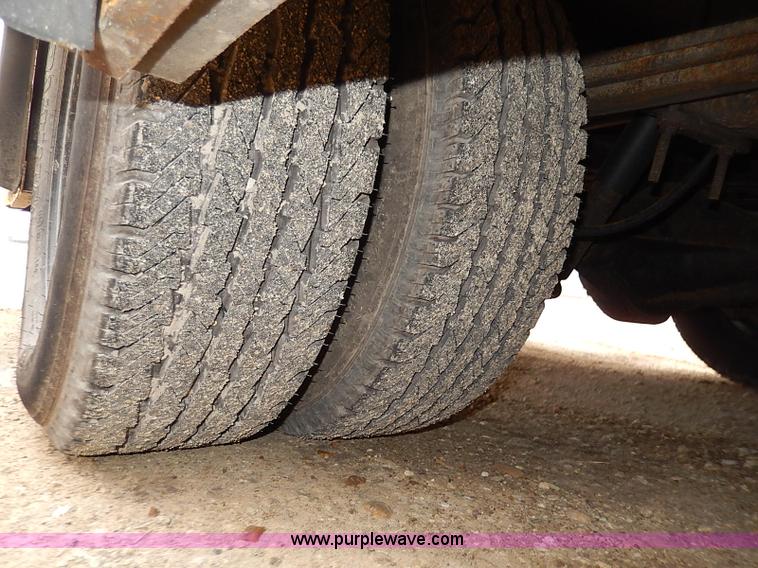 image for item I3697 2005 GMC Savana G3500 school bus