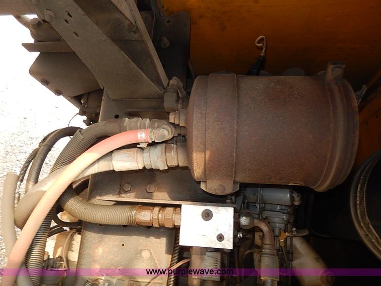 image for item I3698 1998 Blue Bird TC2000 school bus