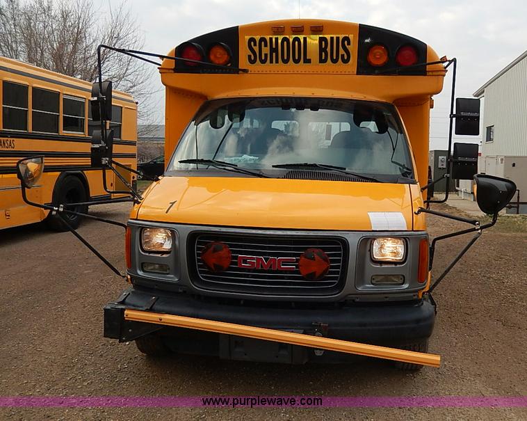 image for item I3700 2002 GMC Savana G3500 Thomas school bus