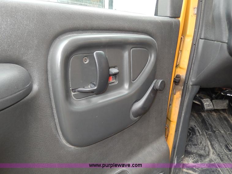 image for item I3700 2002 GMC Savana G3500 Thomas school bus