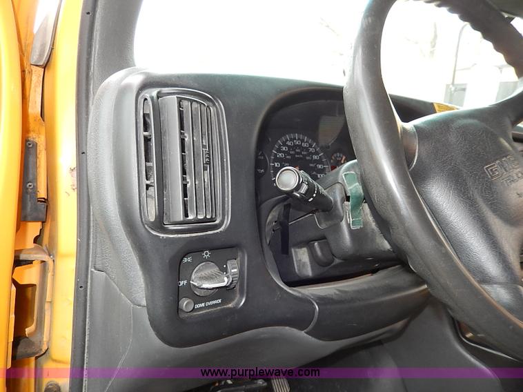 image for item I3700 2002 GMC Savana G3500 Thomas school bus