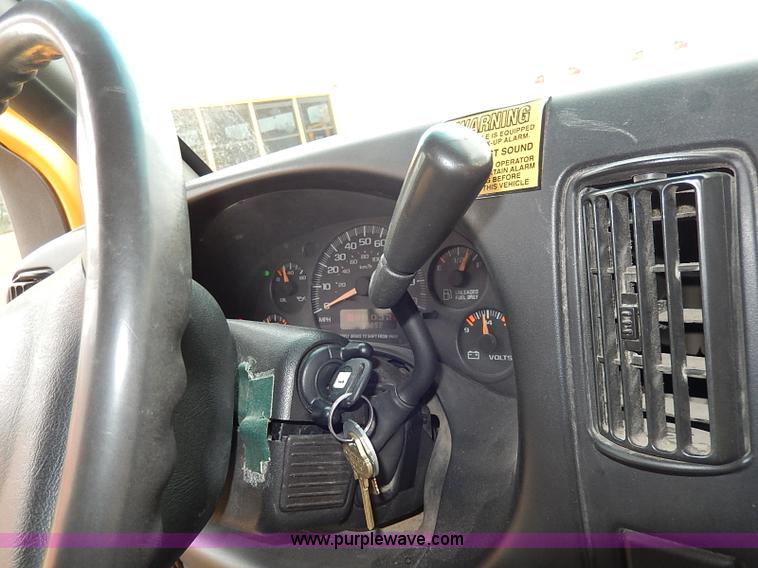 image for item I3700 2002 GMC Savana G3500 Thomas school bus