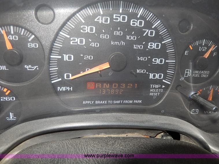 image for item I3700 2002 GMC Savana G3500 Thomas school bus