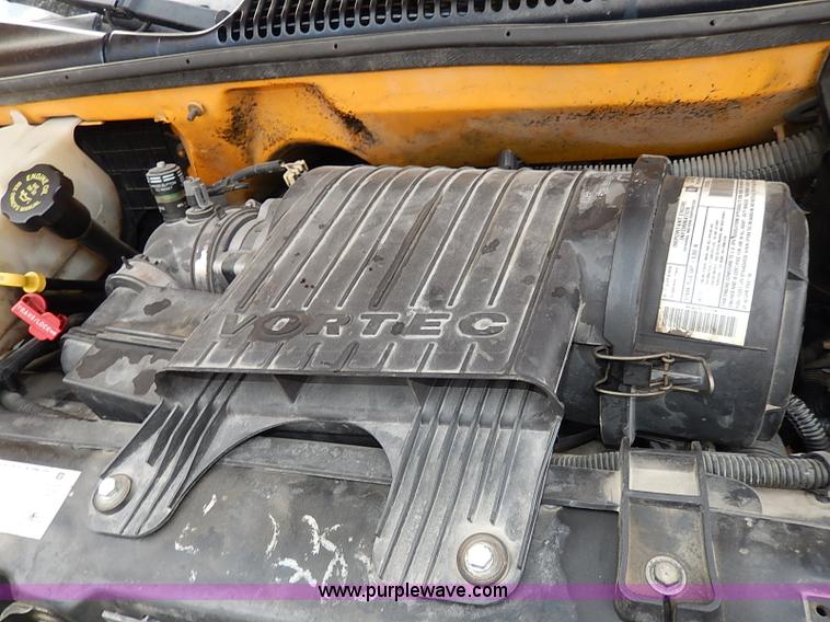 image for item I3700 2002 GMC Savana G3500 Thomas school bus