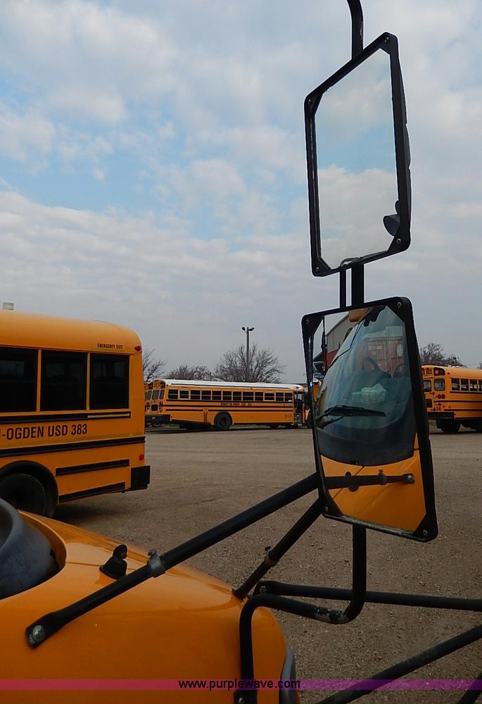 image for item I3700 2002 GMC Savana G3500 Thomas school bus