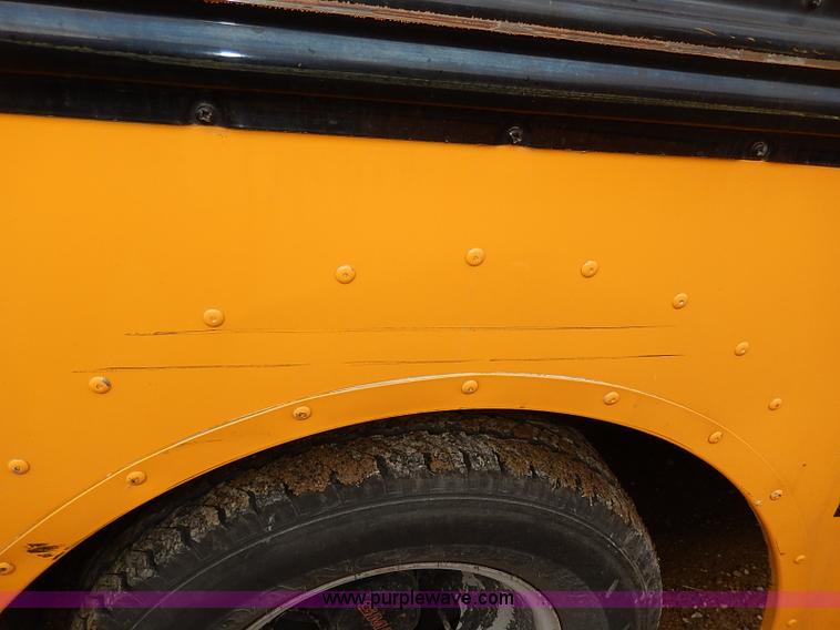 image for item I3700 2002 GMC Savana G3500 Thomas school bus