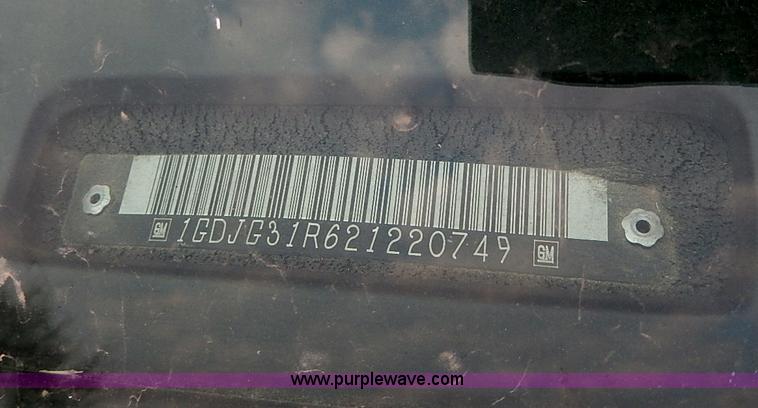 image for item I3700 2002 GMC Savana G3500 Thomas school bus