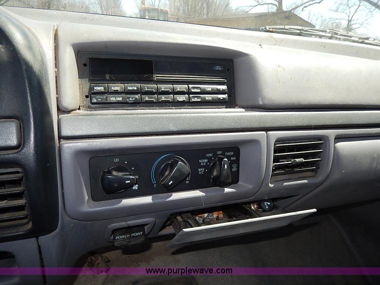 image for item I3705 1994 Ford F150 XL utility truck