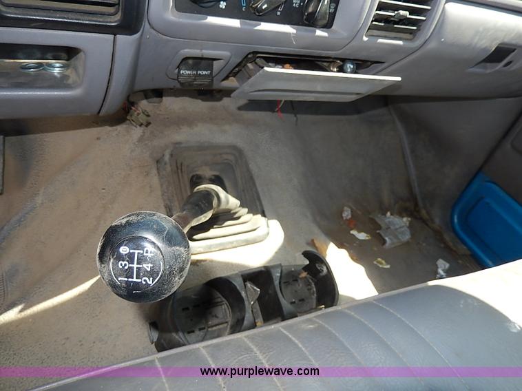 image for item I3705 1994 Ford F150 XL utility truck