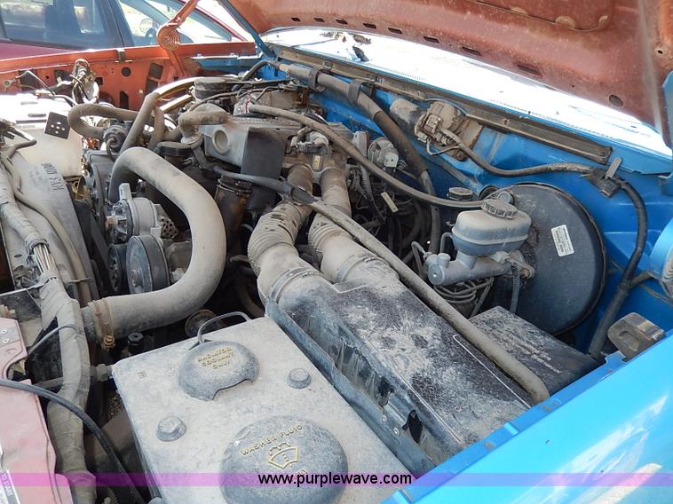 image for item I3705 1994 Ford F150 XL utility truck