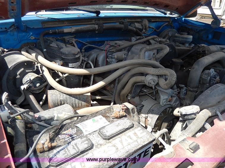 image for item I3705 1994 Ford F150 XL utility truck