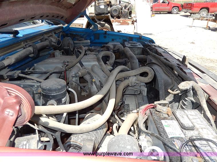 image for item I3705 1994 Ford F150 XL utility truck