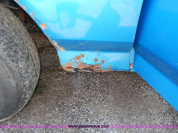 image for item I3705 1994 Ford F150 XL utility truck