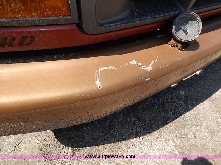 image for item I3705 1994 Ford F150 XL utility truck