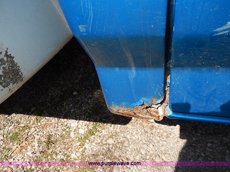 image for item I3705 1994 Ford F150 XL utility truck