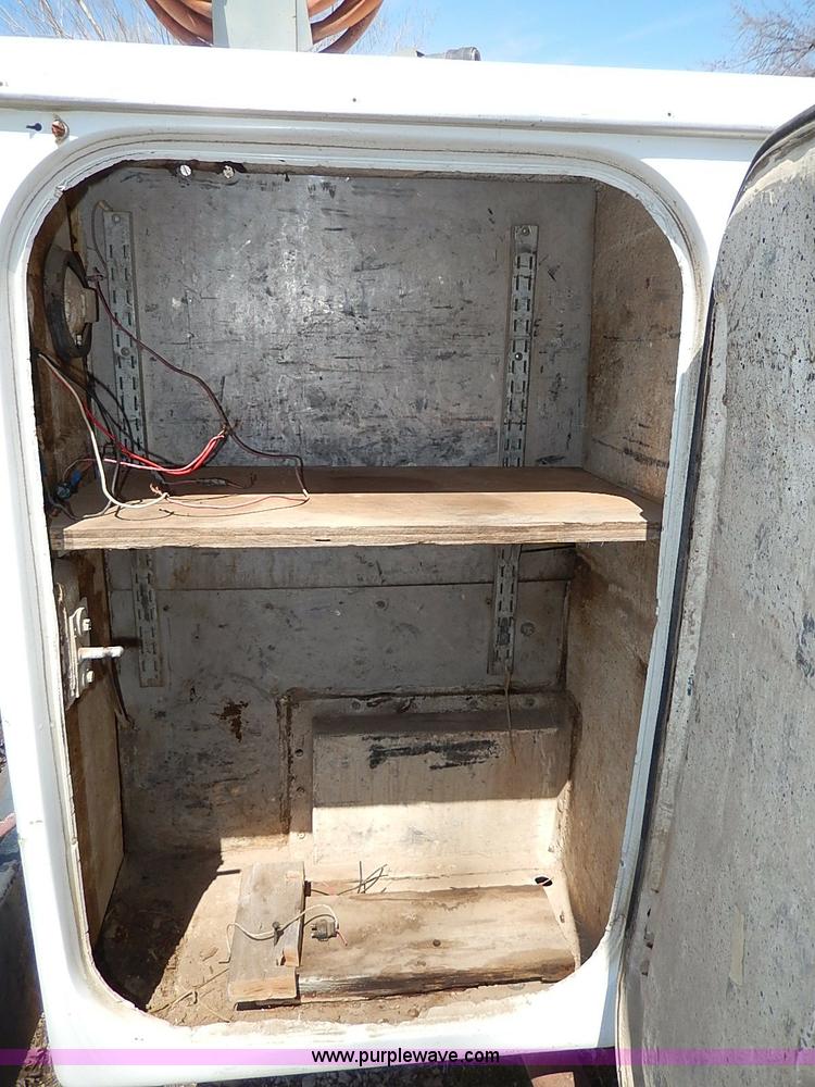 image for item I3705 1994 Ford F150 XL utility truck