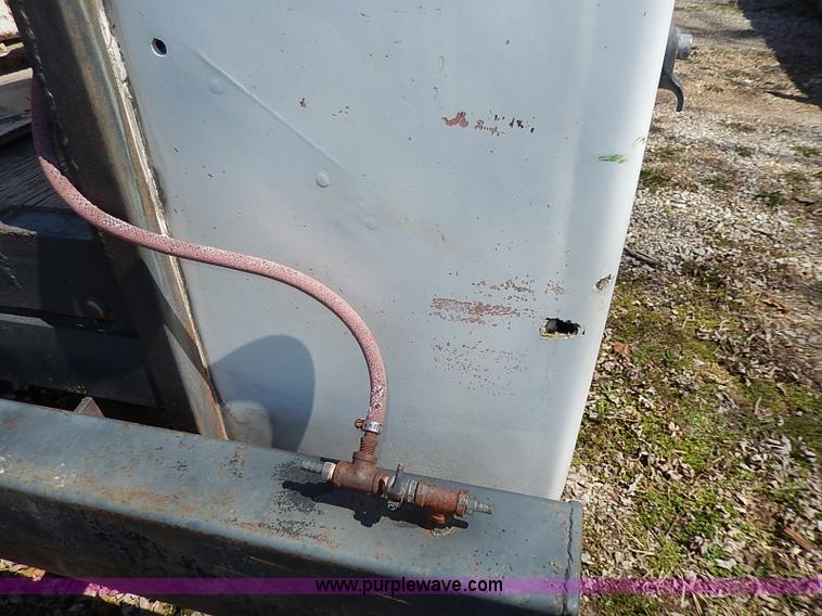 image for item I3705 1994 Ford F150 XL utility truck