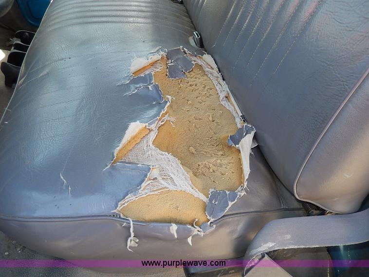 image for item I3705 1994 Ford F150 XL utility truck