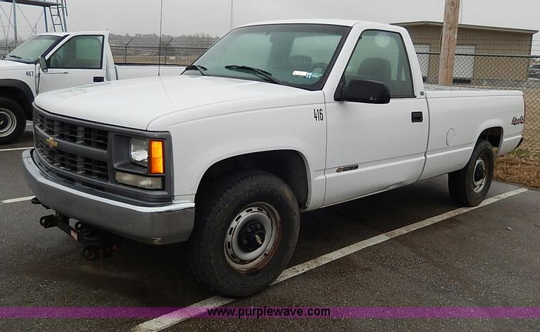 image for item I3710 1998 Chevrolet Cheyenne 1500 pickup truck
